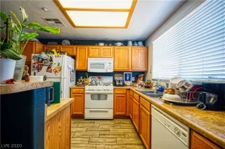 Photo #2: 2237707 Listing