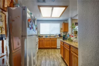 Photo #3: 2237707 Listing