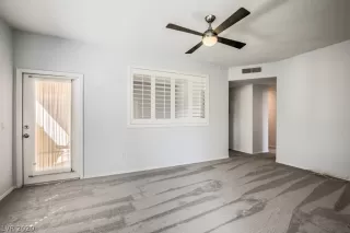 Photo #6: 2237715 Listing