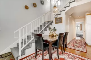 Photo #1: 2237726 Listing