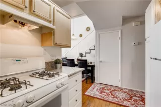 Photo #4: 2237726 Listing