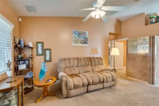 Photo #3: 2237746 Listing 