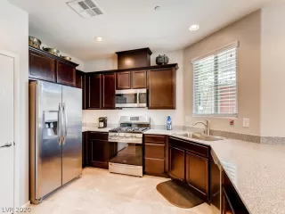 Photo #5: 2237751 Listing 