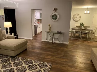 Photo #5: 2237770 Listing