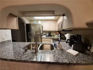 Photo #6: 2237793 Listing