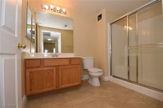 Photo #4: 2237805 Listing