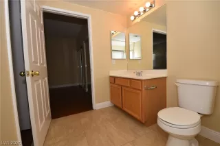 Photo #5: 2237805 Listing