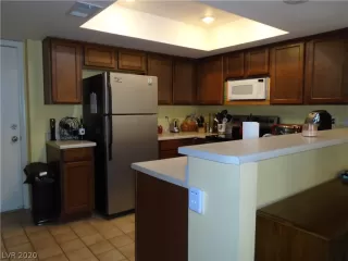 Photo #6: 2237863 Listing 