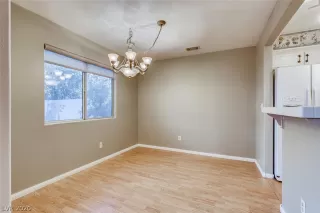 Photo #3: 2237871 Listing