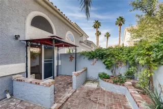 Photo #6: 2237871 Listing