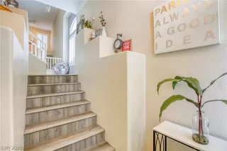 Photo #2: 2237876 Listing