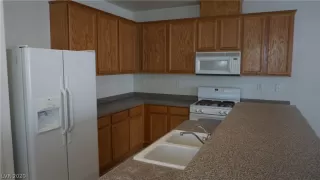 Photo #1: 2237916 Listing 