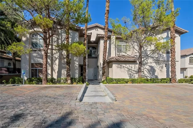 MLS: 2237918 Condo For Sale