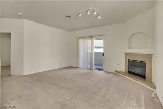 Photo #3: 2237918 Listing