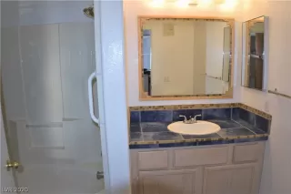 Photo #4: 2237972 Listing 