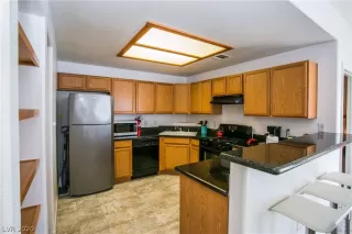 Photo #6: 2238008 Listing 