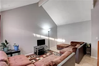 Photo #2: 2238033 Listing