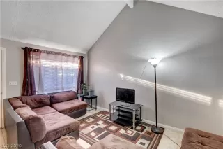 Photo #3: 2238033 Listing