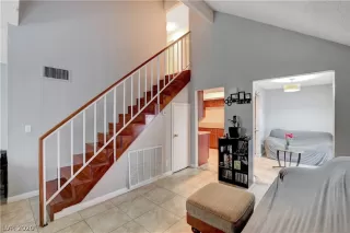 Photo #6: 2238033 Listing