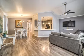 Photo #2: 2238035 Listing 
