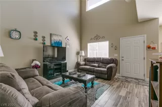 Photo #2: 2238047 Listing