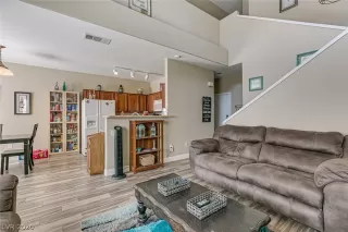 Photo #3: 2238047 Listing