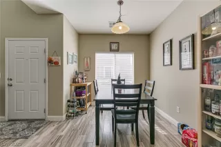 Photo #5: 2238047 Listing