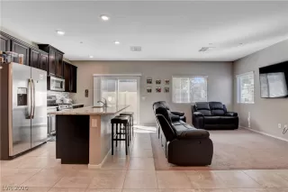 Photo #3: 2238078 Listing