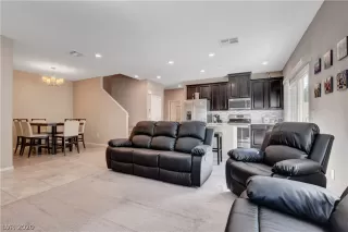 Photo #5: 2238078 Listing