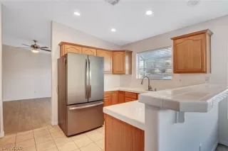 Photo #2: 2238110 Listing