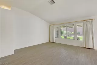 Photo #6: 2238143 Listing