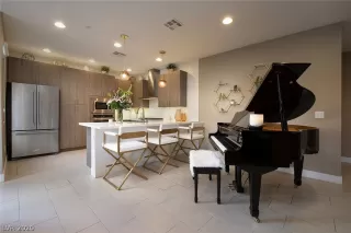 Photo #1: 2238163 Listing