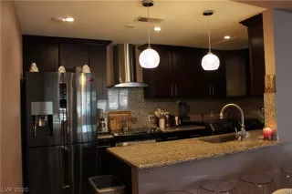 Photo #1: 2238173 Listing