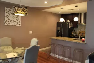 Photo #3: 2238173 Listing