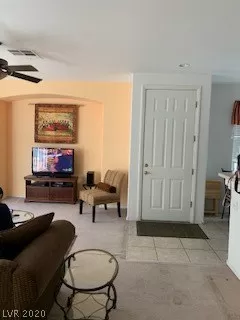 Photo #4: 2238205 Listing