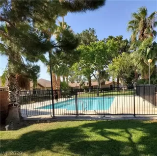 Photo #5: 2238259 Listing