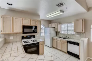 Photo #3: 2238260 Listing