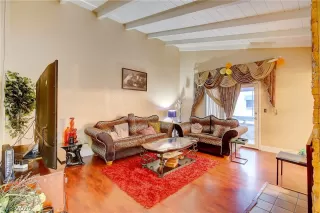 Photo #6: 2238278 Listing