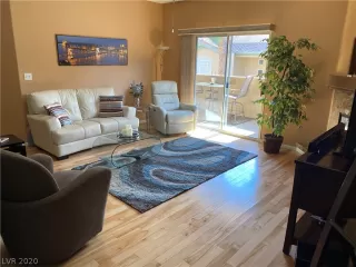 Photo #5: 2238326 Listing