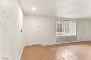 Photo #4: 2238336 Listing