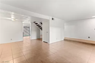 Photo #6: 2238336 Listing