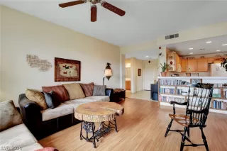 Photo #1: 2238351 Listing