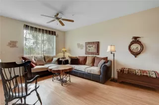 Photo #3: 2238351 Listing