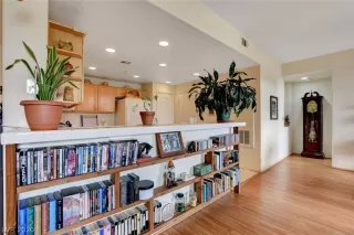 Photo #6: 2238351 Listing