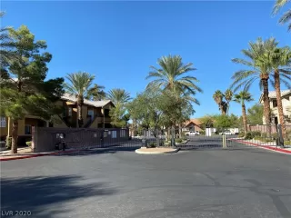 Photo #2: 2238352 Listing