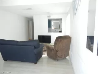 Photo #2: 2238364 Listing