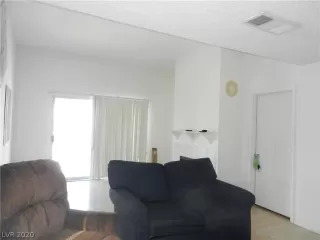 Photo #3: 2238364 Listing