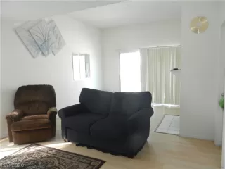 Photo #4: 2238364 Listing