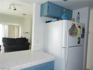 Photo #6: 2238364 Listing