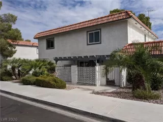Photo #1: 2238372 Listing